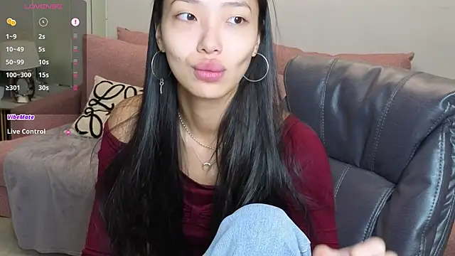 Snapshot of _MIURA_ chatting on October 2, 1:21 am MIURA online show from October 2, 1:21 am