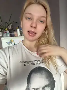 AmmyHot online show from March 4, 4:08 am