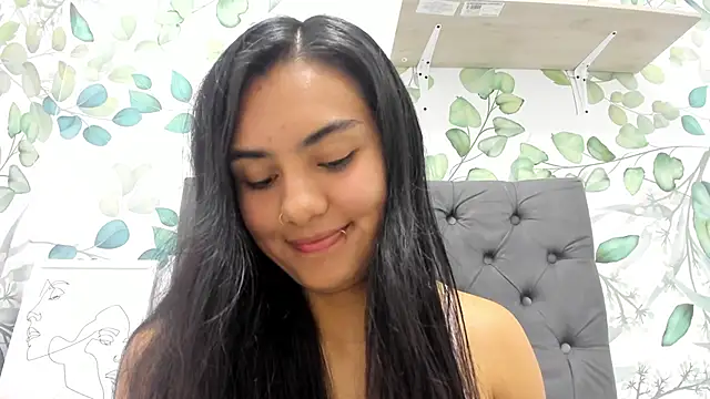 atilanadiaz7 online show from October 21, 4:33 pm