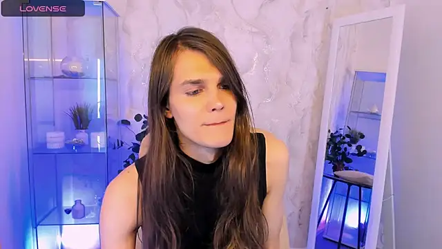 Snapshot of Will_Will_ chatting on October 3, 6:18 am Will Will online show from October 3, 6:18 am
