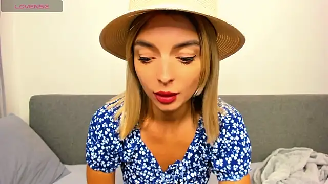Snapshot of _ellen_meow_ chatting on September 21, 7:34 pm ellen meow online show from September 21, 7:34 pm