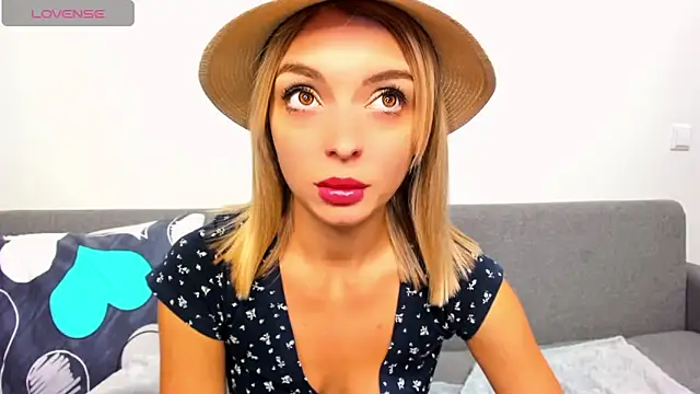 Snapshot of _ellen_meow_ chatting on October 1, 8:36 pm ellen meow online show from October 1, 8:36 pm