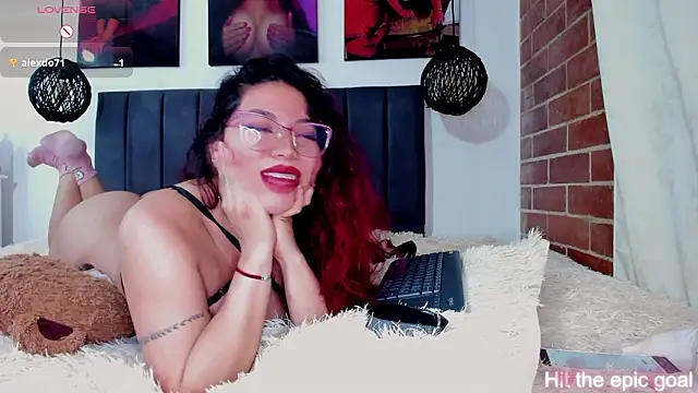 kyliejenner hot online show from February 3, 6:40 am