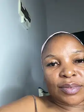 slimcateee online show from October 9, 8:24 pm