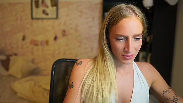 Nicolette  Shea  online show from November 29, 2:54 pm