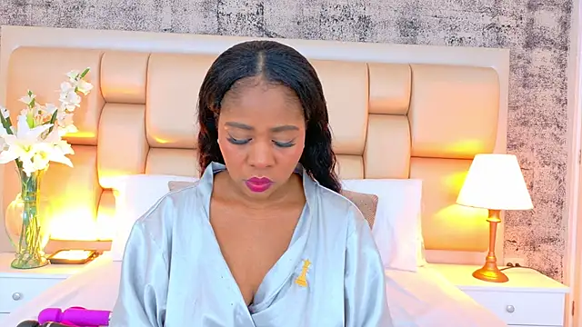 AlisonTravis online show from November 4, 8:14 pm