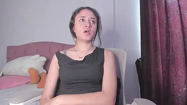  Caroliinee  online show from November 25, 5:58 pm