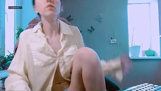 RosaJil online show from April 19, 1:44 pm