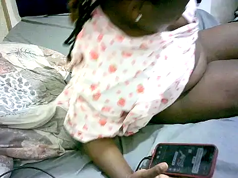 honeypotsweet online show from April 17, 9:50 pm