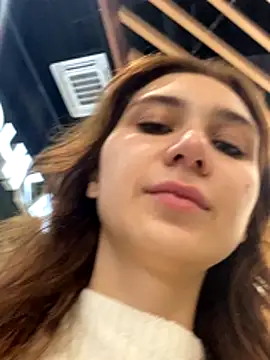 QuitieLia online show from November 8, 8:19 am