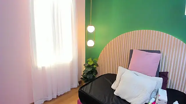 taylor bennet online show from February 8, 12:42 pm