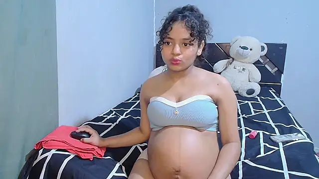 Snapshot of Winnifer_Gonzal chatting on October 7, 3:33 am Winnifer Gonzal online show from October 7, 3:33 am