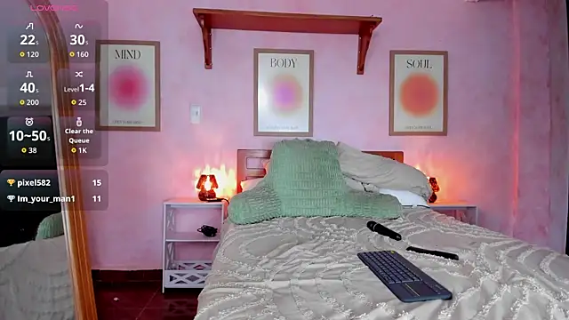 AliceBanks online show from April 15, 11:44 am