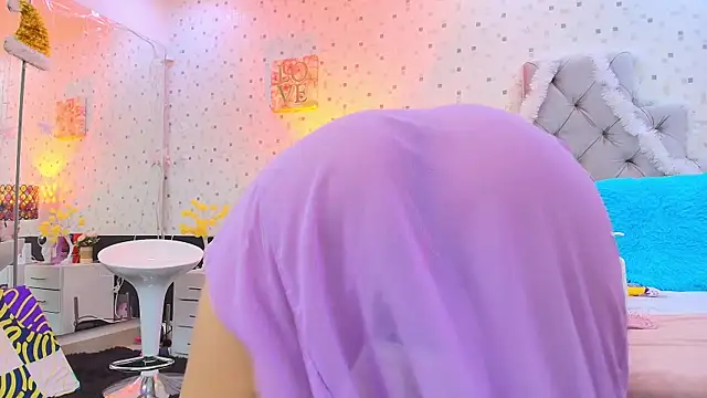 JulietaReyess online show from January 5, 5:27 pm