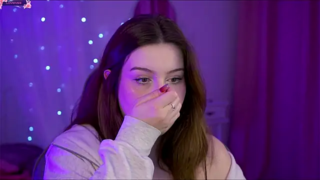 CoralineKeyns online show from December 2, 7:10 am