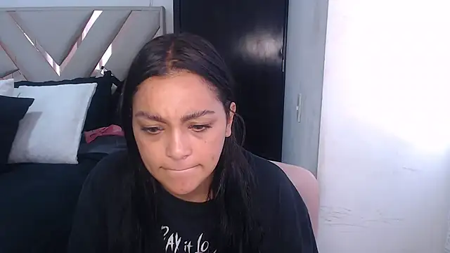 Snapshot of fairylatin222 chatting on October 18, 11:57 am fairylatin222 online show from October 18, 11:57 am