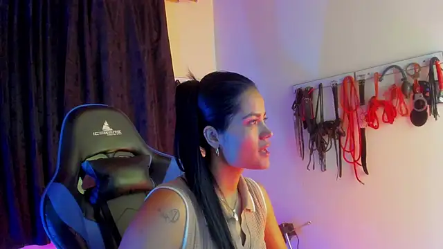 Snapshot of scarlet-kennedy98 chatting on October 7, 10:58 pm scarlet-kennedy98 online show from October 7, 10:58 pm
