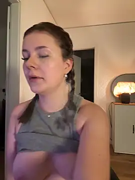 MaribelRiver online show from November 15, 1:17 am