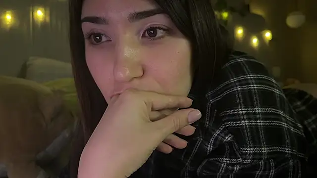 Anisawithlove online show from December 2, 5:15 pm