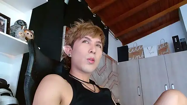 Snapshot of CONNY_BENSS chatting on October 8, 1:43 am CONNY BENSS online show from October 8, 1:43 am