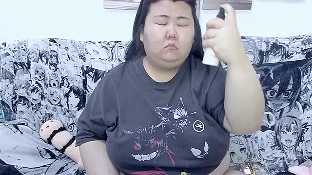 Snapshot of Nadine_asian chatting on September 18, 2:43 am Nadine asian online show from September 18, 2:43 am
