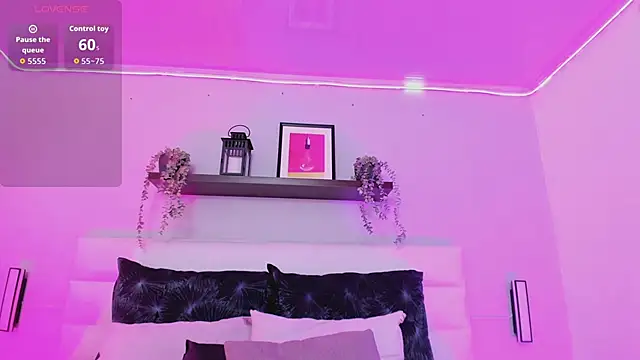 isabella simons online show from March 22, 8:20 am