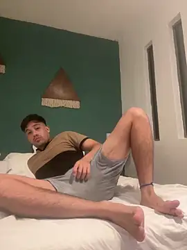 Magicerosxx69 online show from May 2, 7:11 am