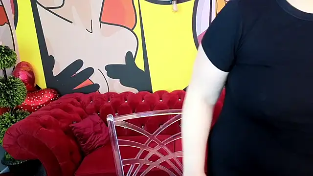 RosieMoons online show from April 8, 7:16 pm