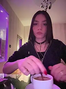 ShannonShanny online show from February 3, 7:18 pm