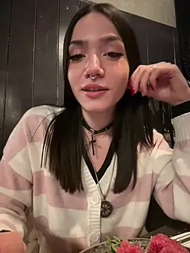 ShannonShanny online show from February 5, 7:39 pm