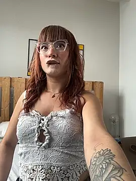 miss gisselle online show from April 4, 6:18 pm