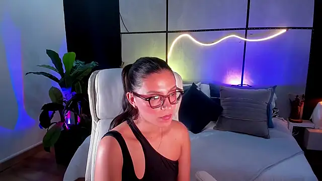 Gia Mazzon online show from December 2, 7:16 pm