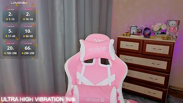 cutie mili online show from December 1, 8:18 am