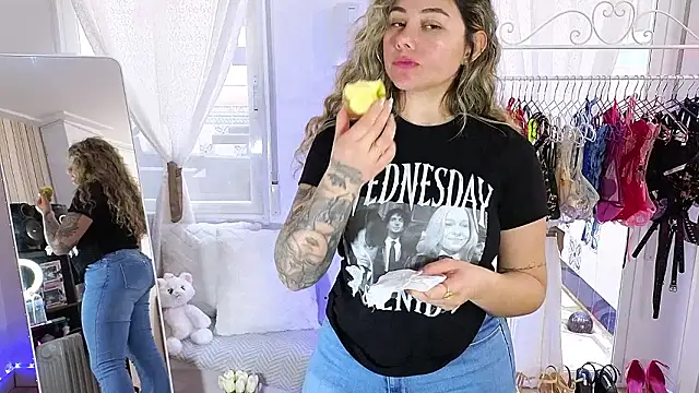 Tawny cox online show from March 17, 9:13 am