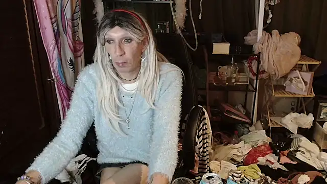 Ombeline1 online show from October 14, 8:00 pm