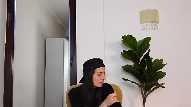 NinaCrystal1 online show from December 15, 8:19 am