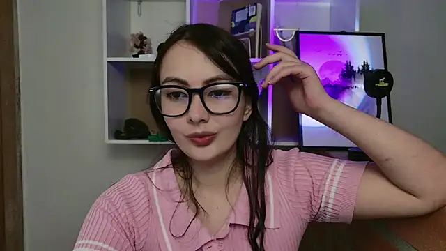 lalawhitte online show from June 6, 8:04 pm