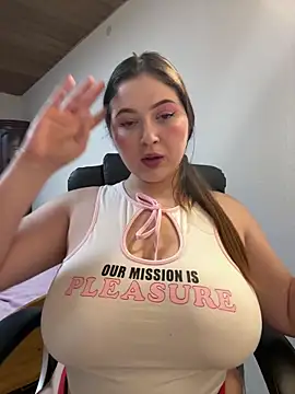 Kamilla Loop online show from February 3, 10:23 pm