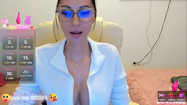 Snapshot of kissnicol32 chatting on September 28, 4:56 pm kissnicol32 online show from September 28, 4:56 pm