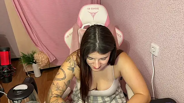 Katrin  kiss online show from November 30, 8:02 pm