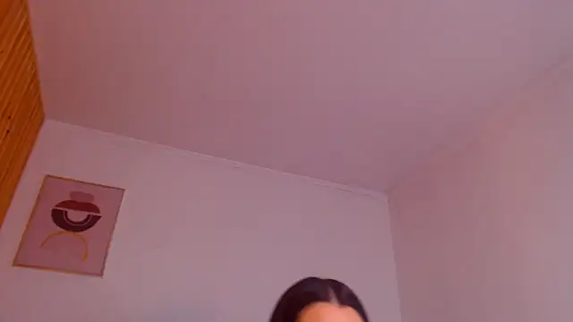 YvonneEverlee online show from January 5, 8:45 pm