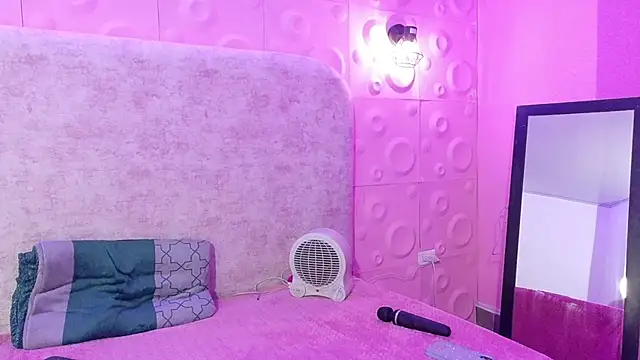 Danielaa a online show from October 14, 1:41 am