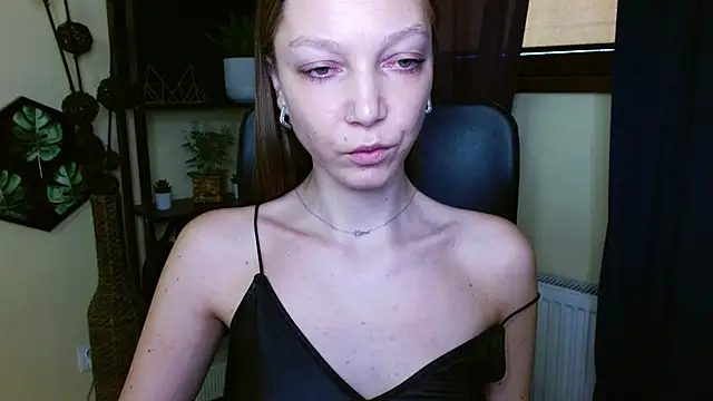 EmillyPlay online show from March 2, 10:00 am