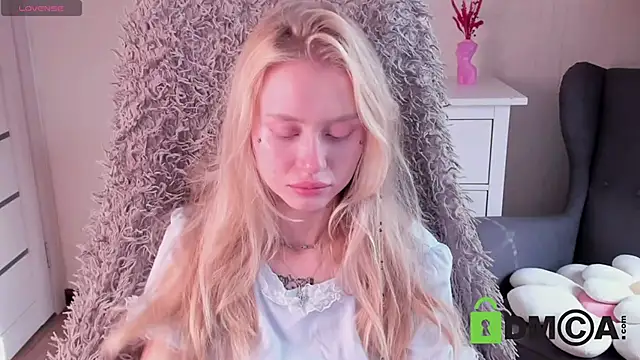 Snapshot of MalenaErnman chatting on October 8, 8:29 am MalenaErnman online show from October 8, 8:29 am
