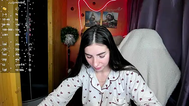 Fiery Brunette  online show from December 21, 6:39 am