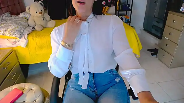 BitterMomXxx online show from April 21, 4:58 pm