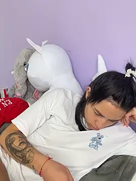 hannahb-e online show from October 4, 6:01 pm