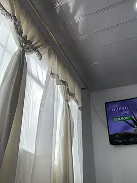 hannahb-e online show from April 5, 4:06 pm