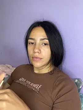 hannahb-e online show from December 5, 6:31 pm