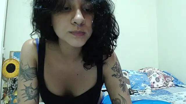 AlinaWoolf  online show from May 9, 5:42 am